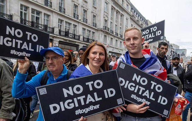 Thousands Rally in London Against UK’s Mandatory Digital ID Card Proposal
